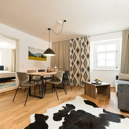 Hindenburg Aparthotel 4*